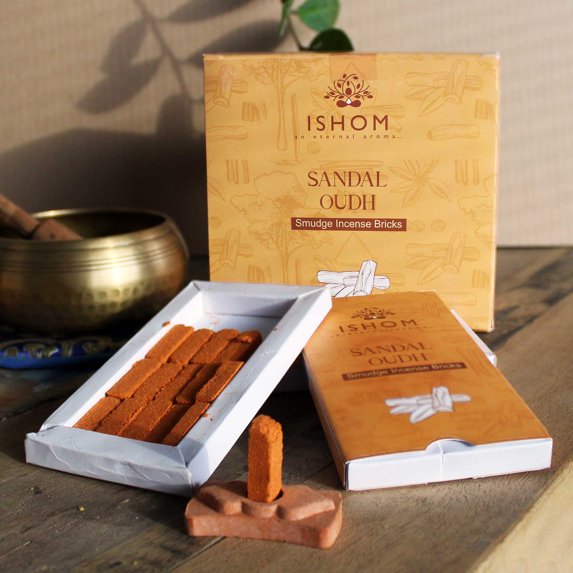 Mini Caramizi Parfumate cu Suport Lemn de Santal și Oudh | Produs Casa cu Parfum